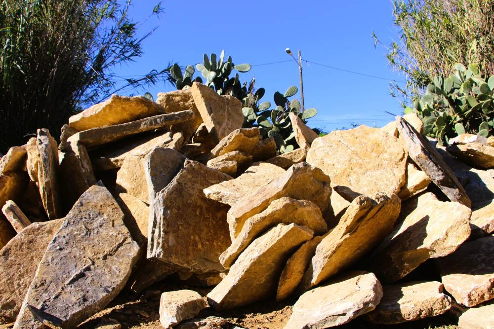 Pierres : Élément naturel pour structurer et embellir votre jardin